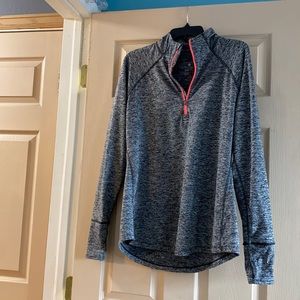 This top is actually more like a Lg than XL